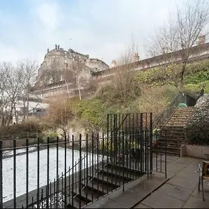 Apartamento Charming 1 Bed With Castle View